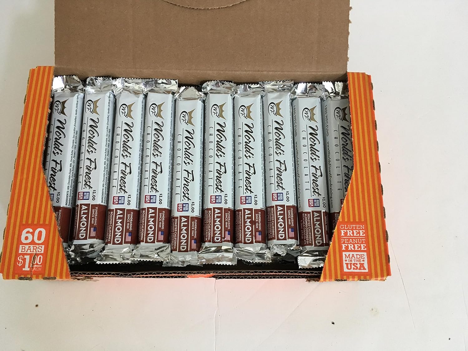 60 BARS Milk Chocolate with Almonds S542397