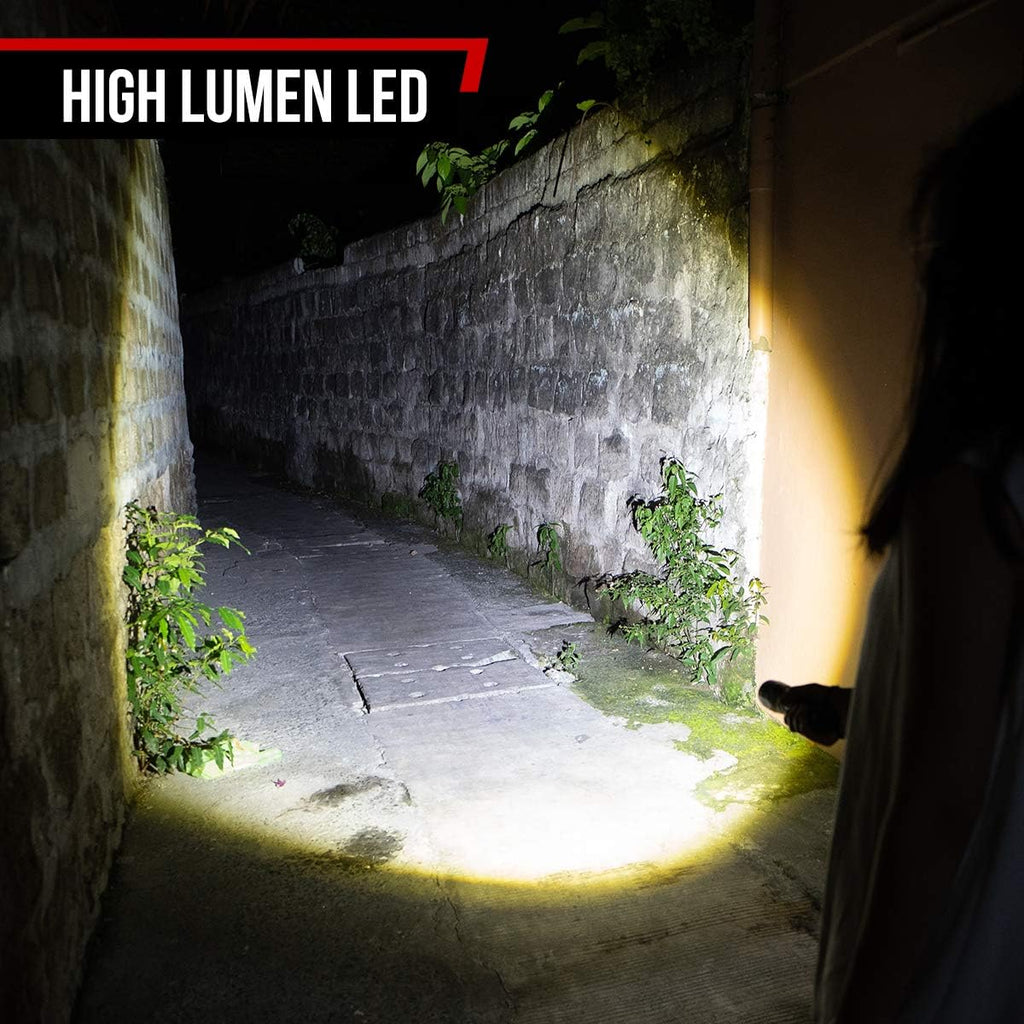 LED Flashlight with Zoomable Beam R6672