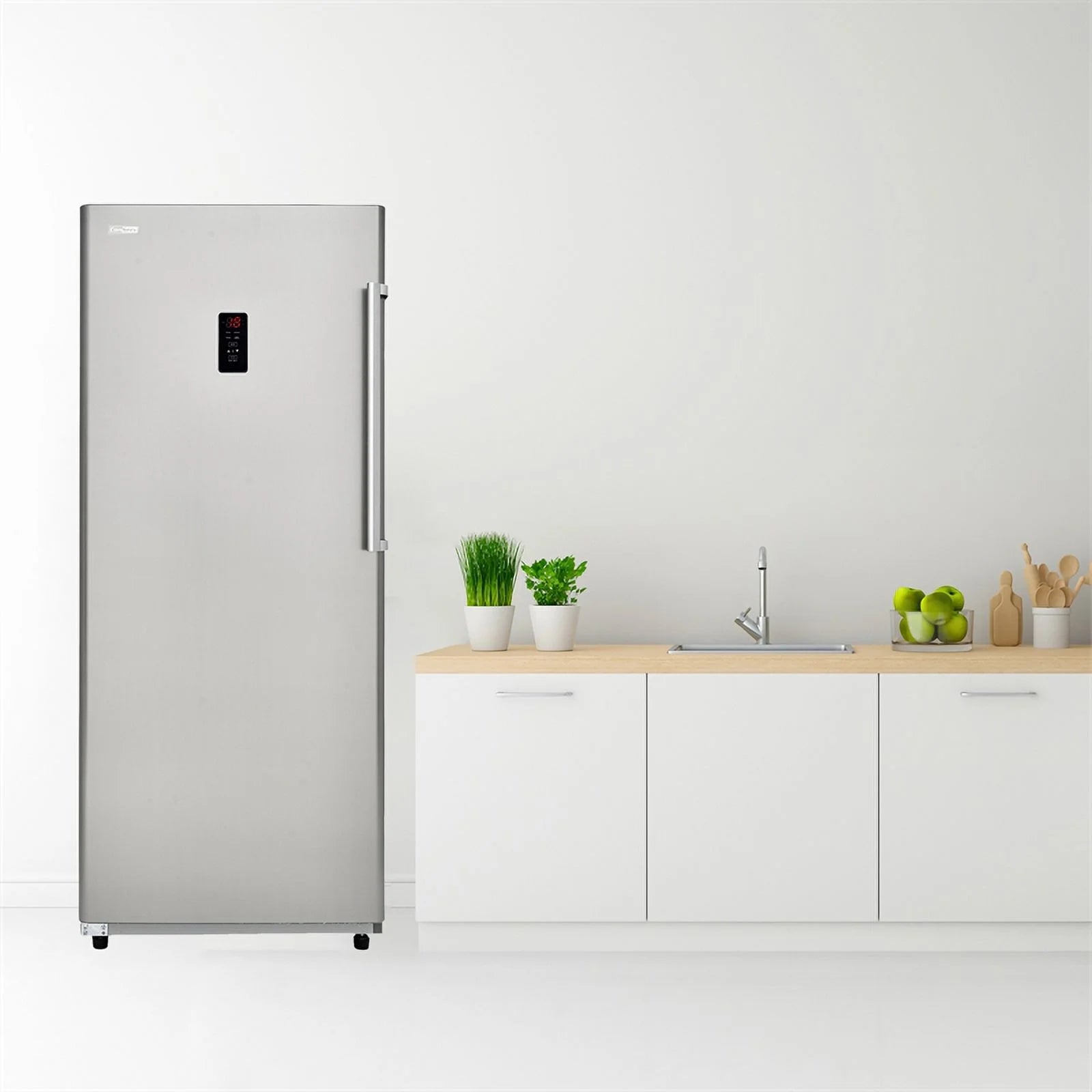 17 cu. ft Convertible Upright Freezer/Refrigerator in Stainless I82924