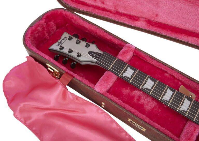 Deluxe Wood Guitar Case H982632