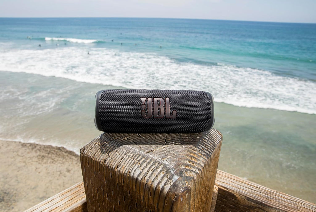 Portable Bluetooth Speaker, IPX7 Waterproof, 12 Hours Playtime P7782