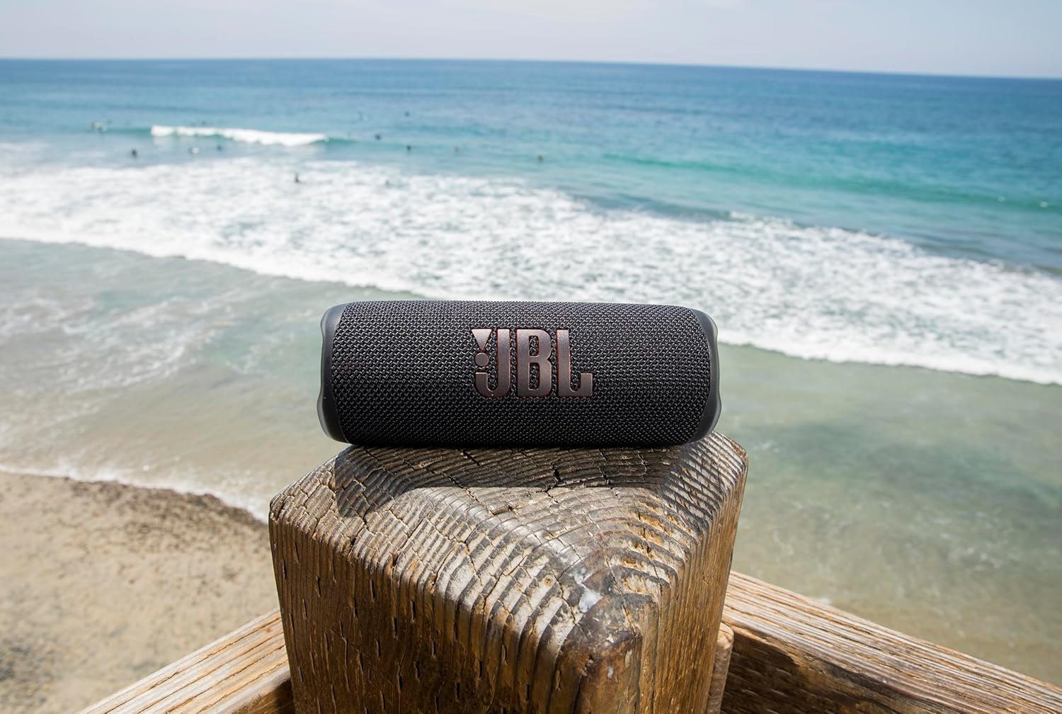 Portable Bluetooth Speaker, IPX7 Waterproof, 12 Hours Playtime P7782