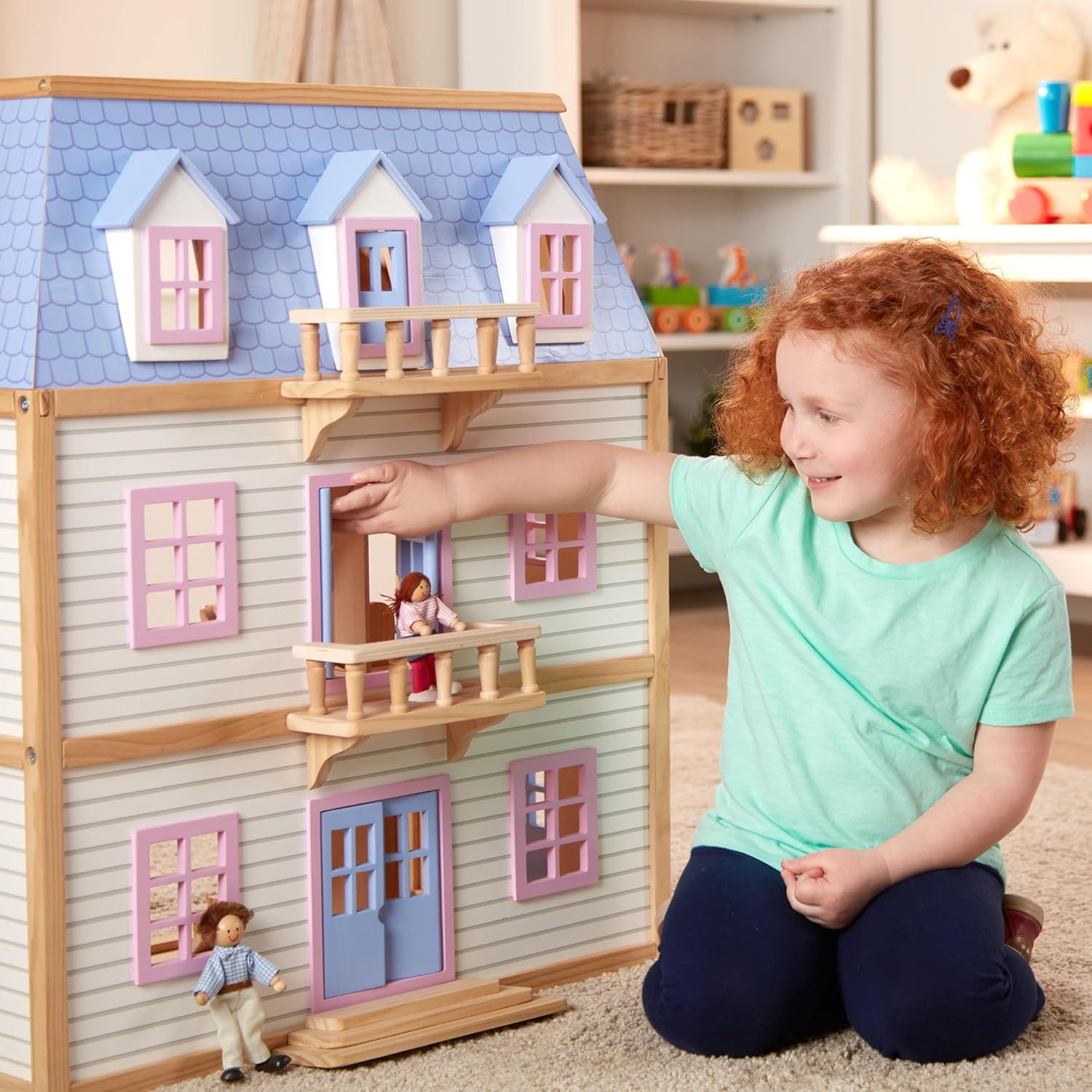 White 19 pcs Wooden Dollhouse P780