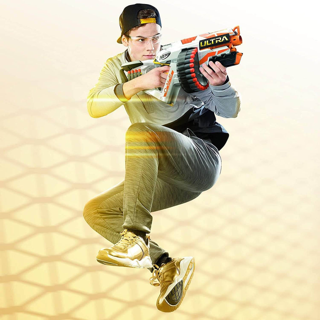 Motorized Blaster with 25 Ultra Darts M932