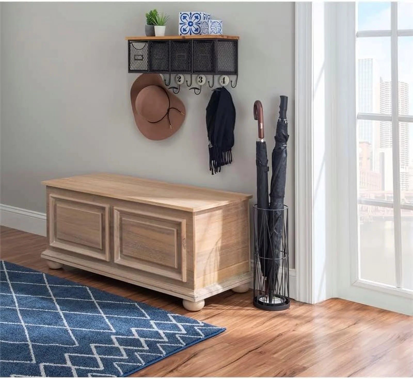 Natural Brown Wood Cedar Chest U425