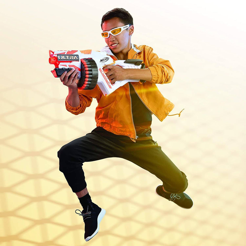 Motorized Blaster with 25 Ultra Darts M932