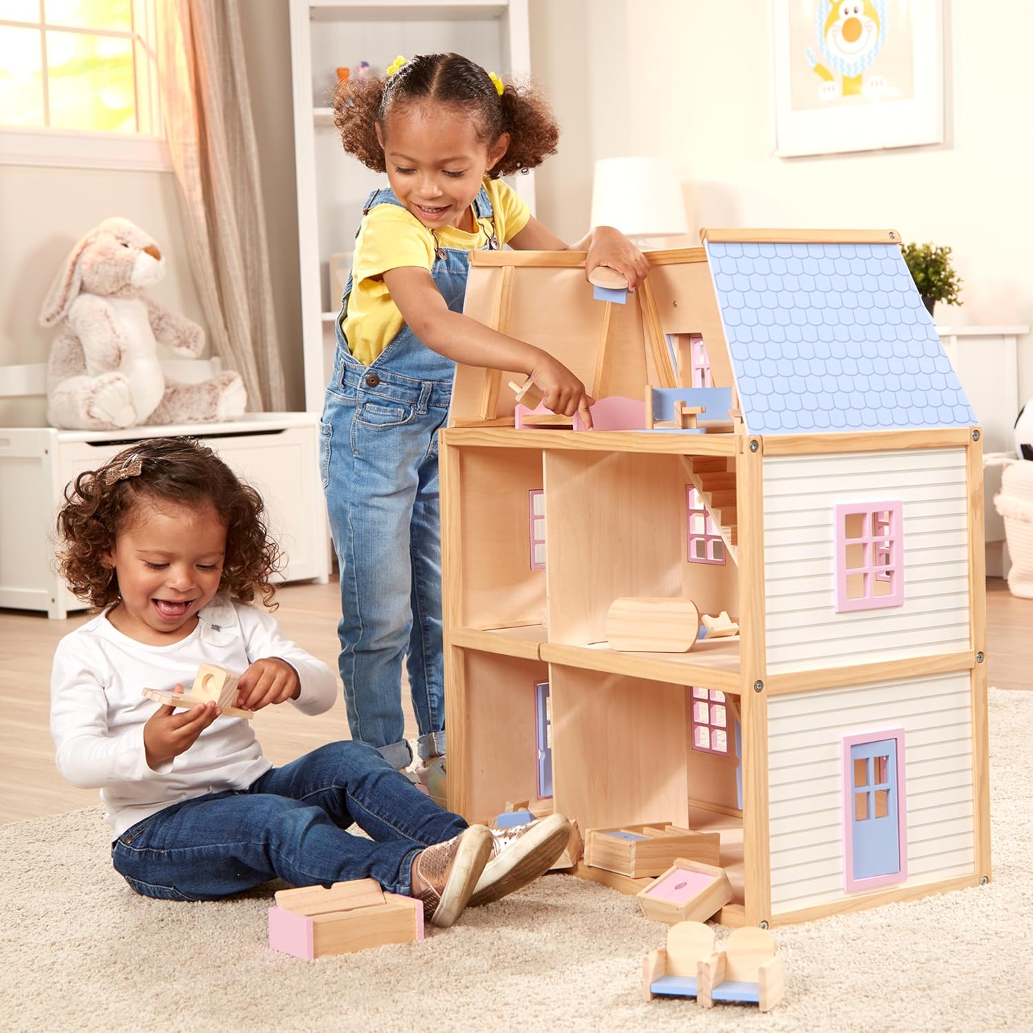 White 19 pcs Wooden Dollhouse P780
