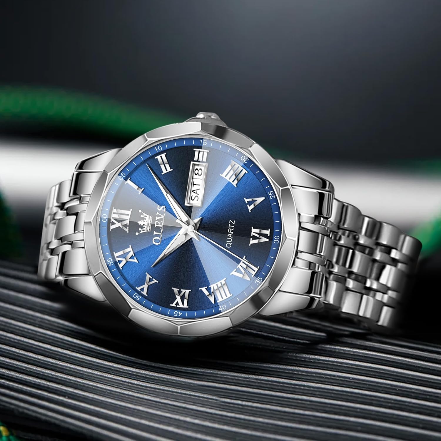 Stainless Steel Quartz Men Watch with Date C2012