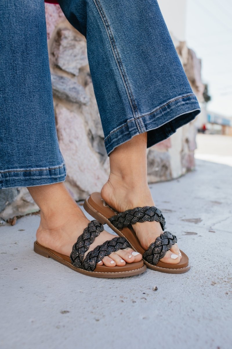 Very G Black Nalani Sandals