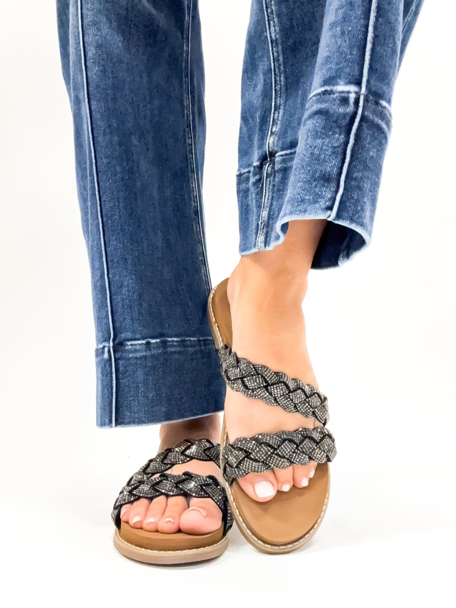 Very G Black Nalani Sandals